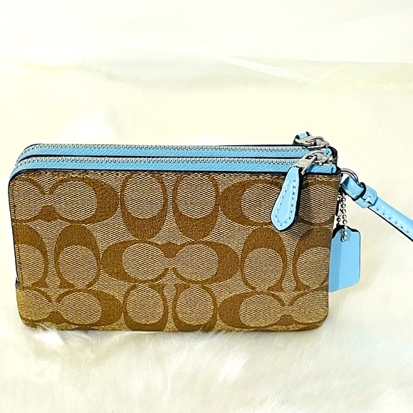 NWT Coach khaki Double Zip Wristlet. - Picture 4 of 10